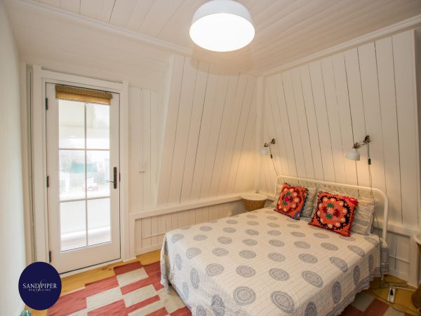 Cape Cod Home 995325