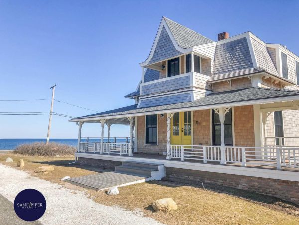 Cape Cod Home 995325