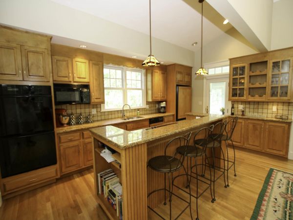 Cape Cod Home 995326
