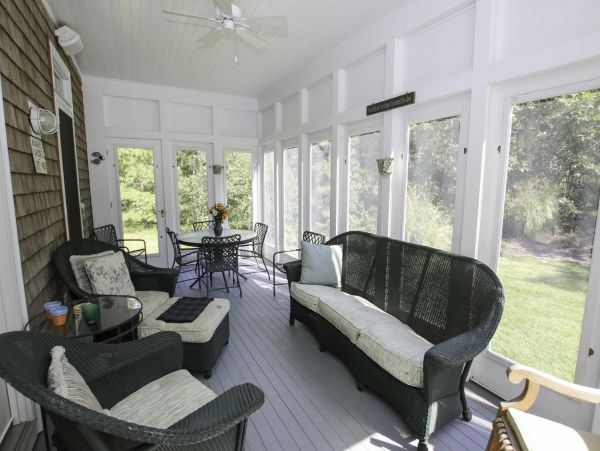 Cape Cod Home 995326