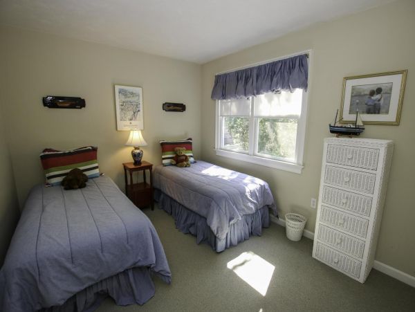 Cape Cod Home 995326