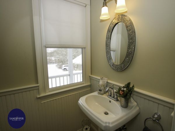 Cape Cod Home 995326
