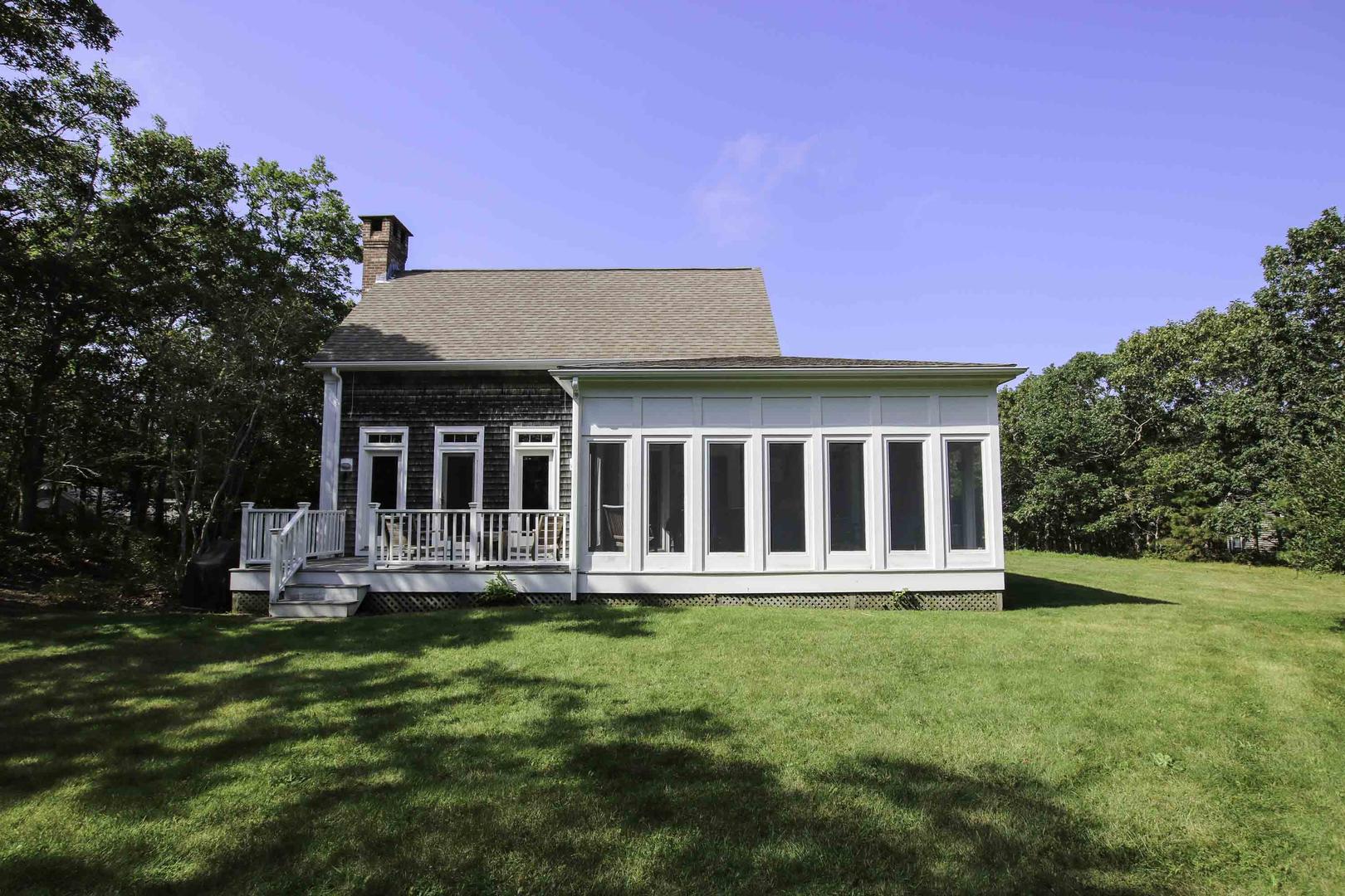 Cape Cod Home 995326