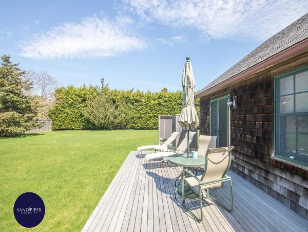 Cape Cod Home 995327