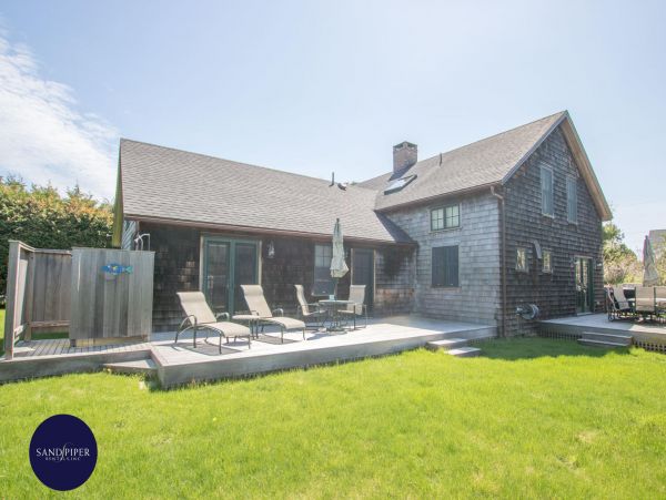 Cape Cod Home 995327