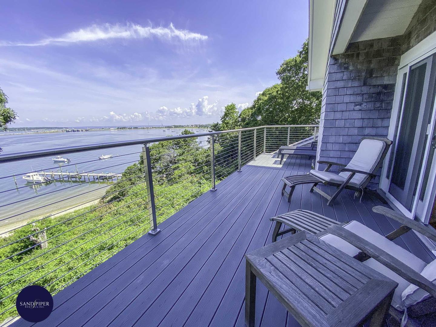 Cape Cod Home 995329