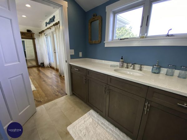 Cape Cod Home 995329