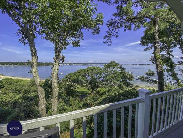 Cape Cod Home 995329