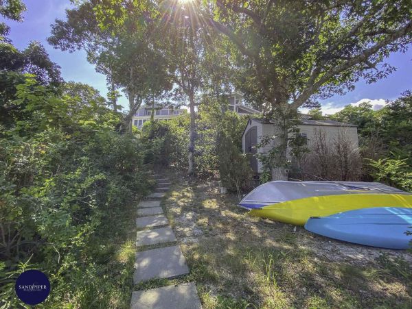 Cape Cod Home 995329