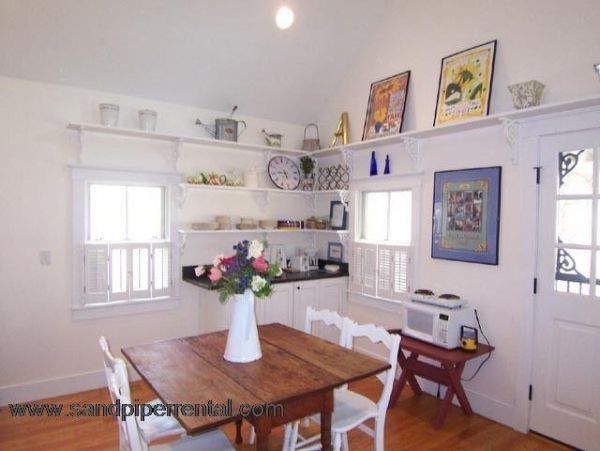 Cape Cod Home 995331