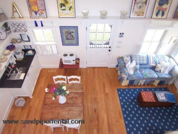 Cape Cod Home 995331