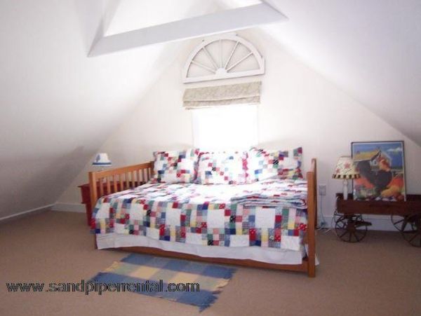 Cape Cod Home 995331