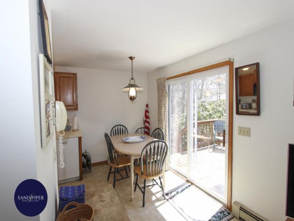 Cape Cod Home 995332