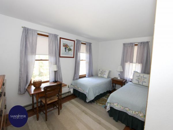 Cape Cod Home 995332