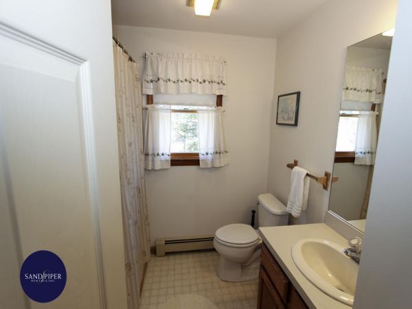 Cape Cod Home 995332