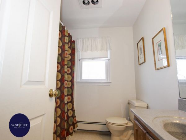 Cape Cod Home 995332