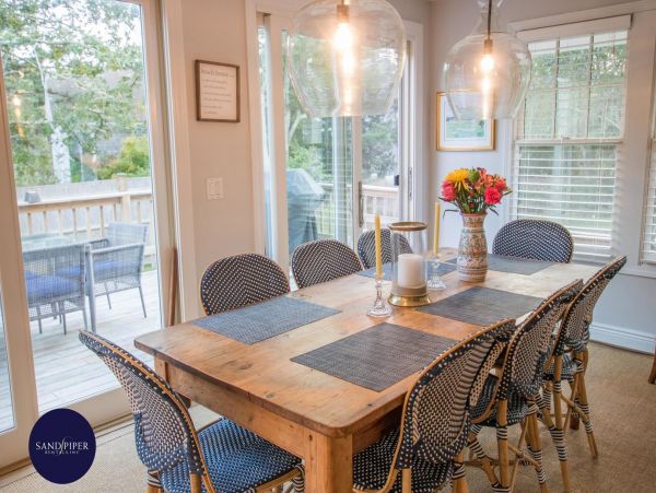 Cape Cod Home 995333