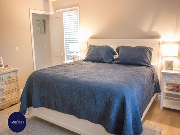 Cape Cod Home 995333