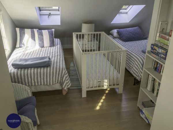 Cape Cod Home 995333