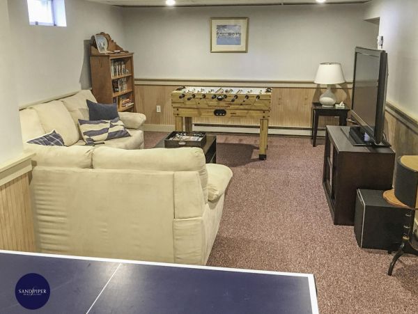 Cape Cod Home 995333
