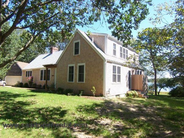 Cape Cod Home 995334