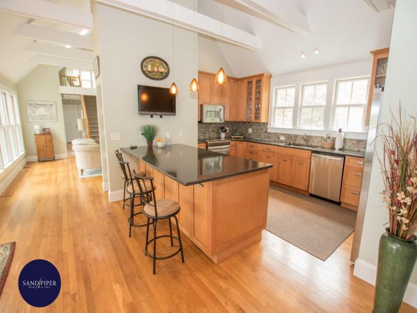 Cape Cod Home 995334
