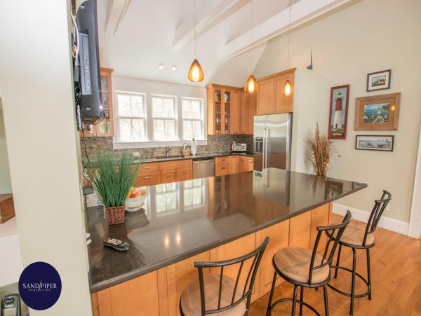 Cape Cod Home 995334