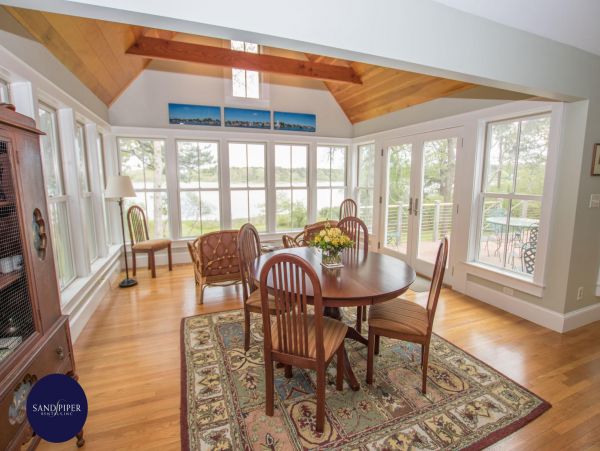 Cape Cod Home 995334