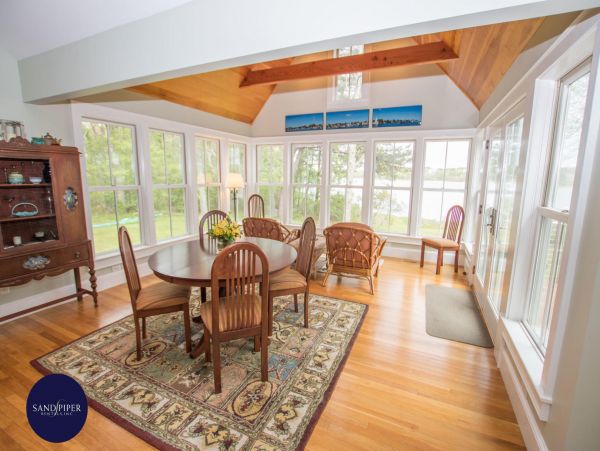 Cape Cod Home 995334