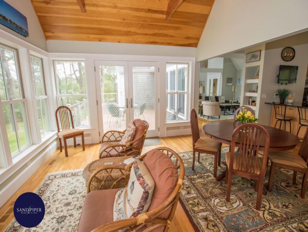 Cape Cod Home 995334