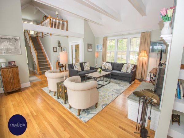 Cape Cod Home 995334