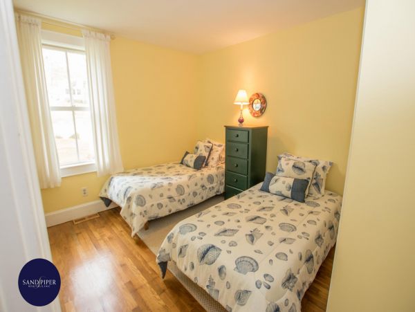 Cape Cod Home 995334