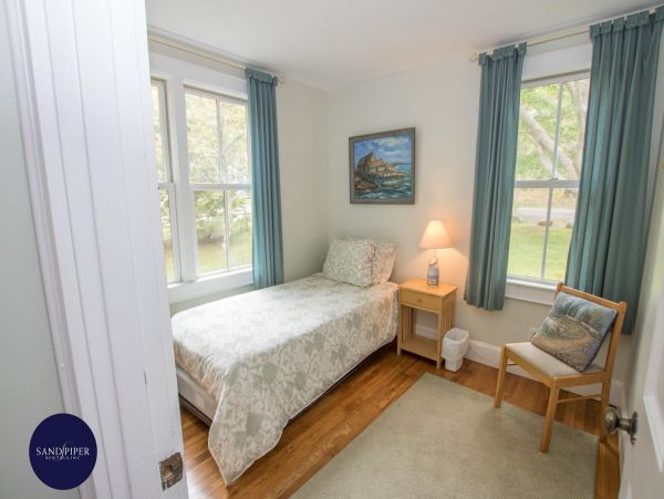 Cape Cod Home 995334