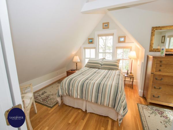 Cape Cod Home 995334