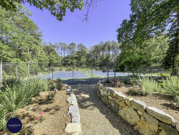 Cape Cod Home 995334