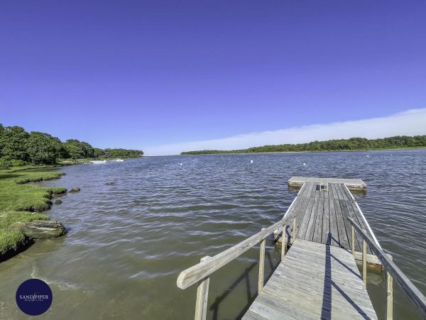 Cape Cod Home 995334