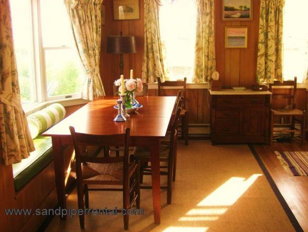 Cape Cod Home 995337