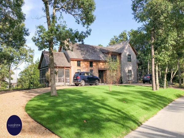 Cape Cod Home 995339