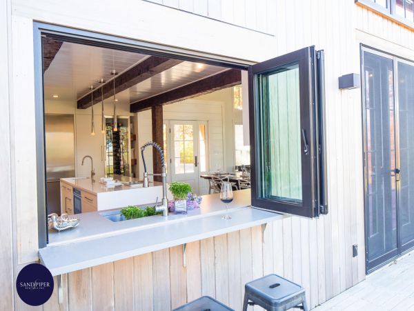 Cape Cod Home 995339