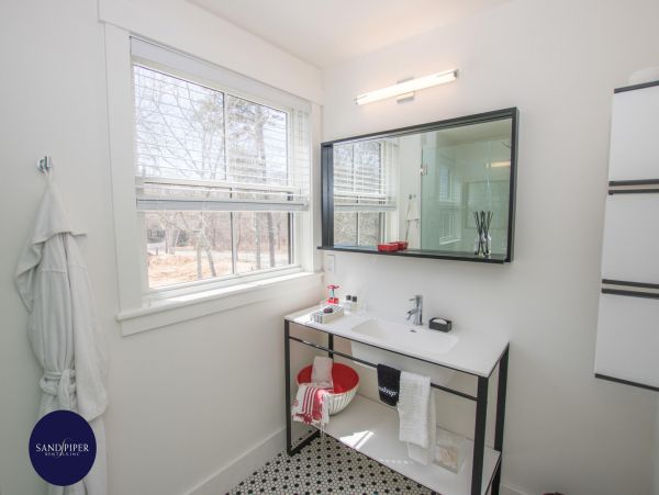 Cape Cod Home 995339