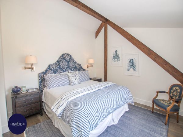 Cape Cod Home 995339