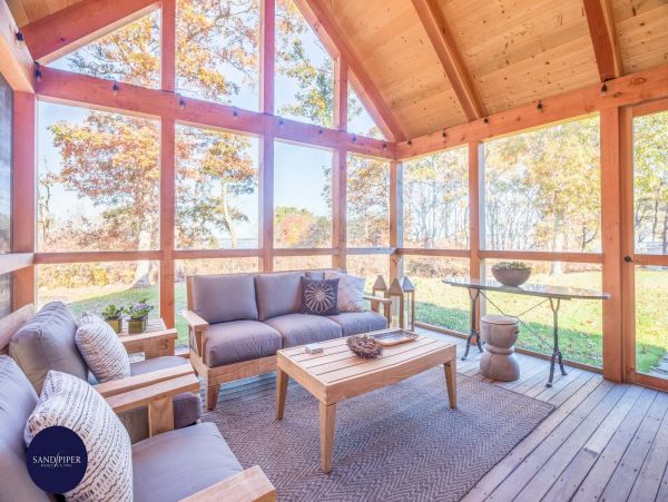 Cape Cod Home 995339