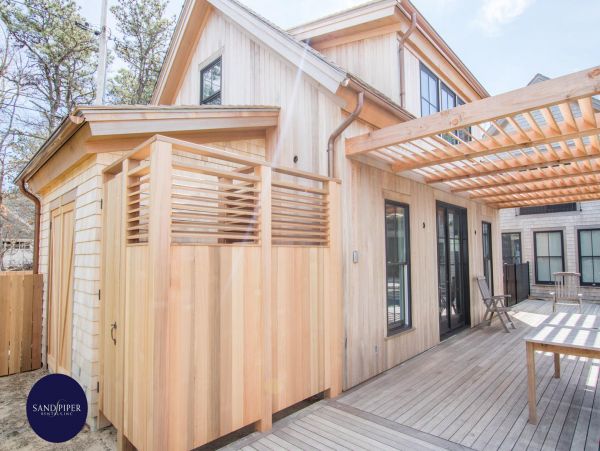 Cape Cod Home 995339