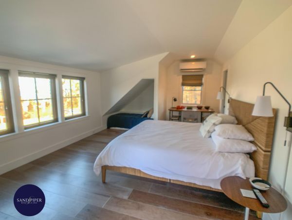 Cape Cod Home 995339