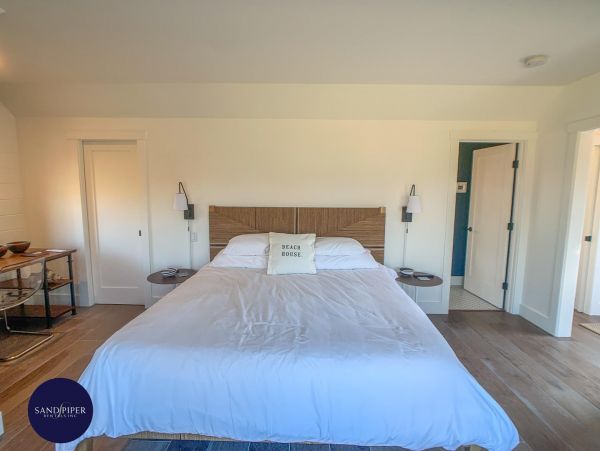 Cape Cod Home 995339