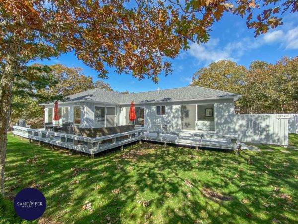 Cape Cod Home 995340