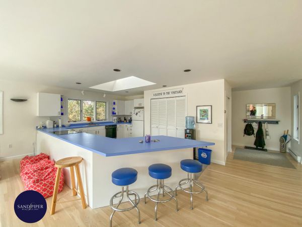 Cape Cod Home 995340