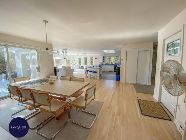 Cape Cod Home 995340