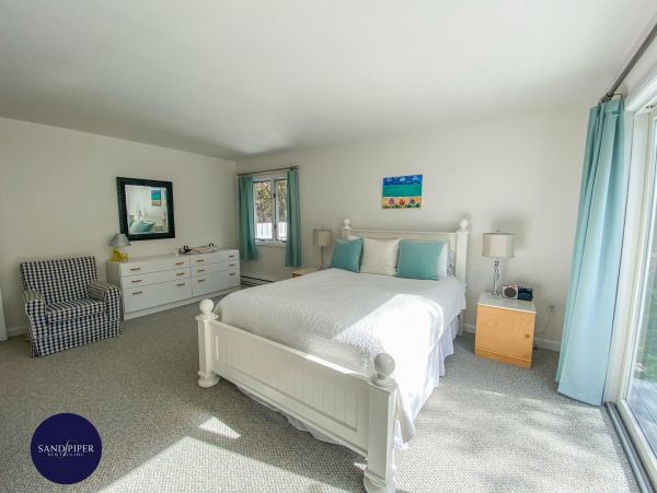 Cape Cod Home 995340