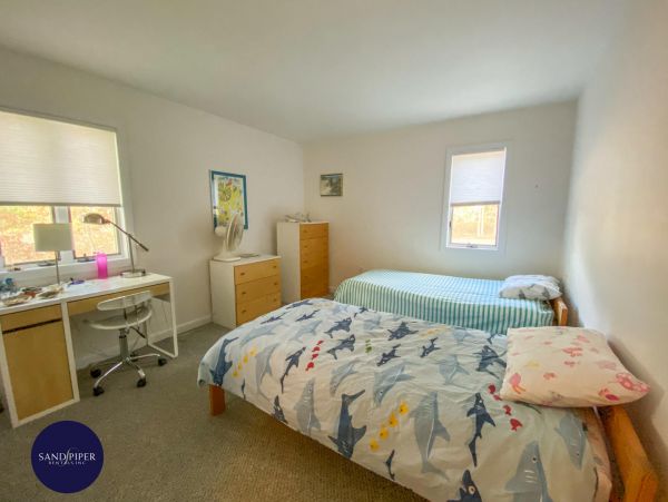 Cape Cod Home 995340